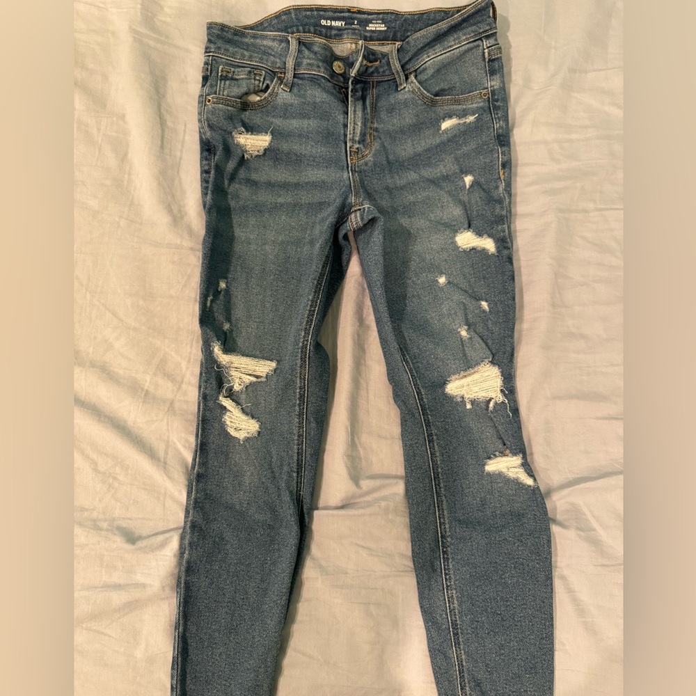 Old Navy Distressed Skinny Jeans in Blue